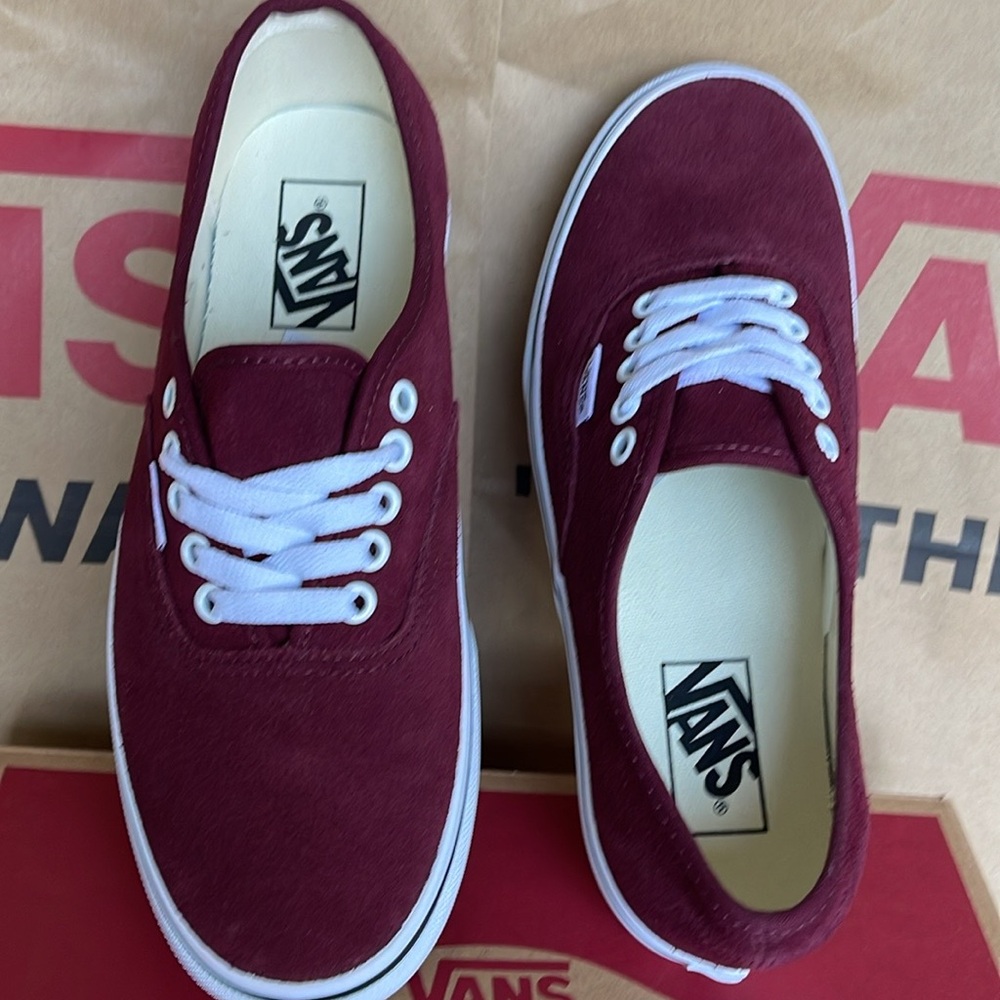 Vans WMNS Authentic Platfor
(Suede) Port Royale/True
VN0ARAVRJNR Platforms - Picture 12 of 16